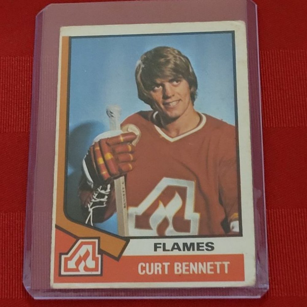 RARE, VINTAGE 1974 OPEE CHEE, CURT BENNETT ATLANTA FLAMES HOCKEY CARD!!!
